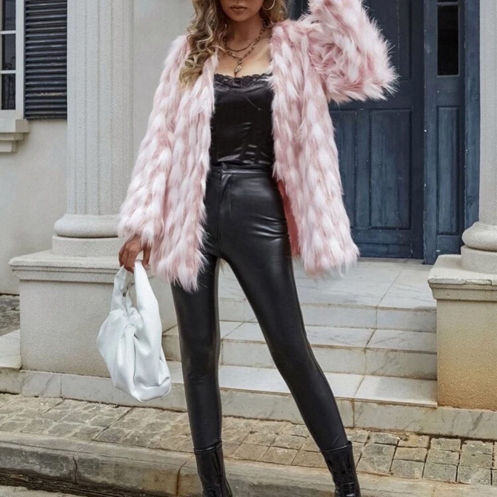 Luxurious cozy comfy vegan fur pink coat - Picture 6 of 7